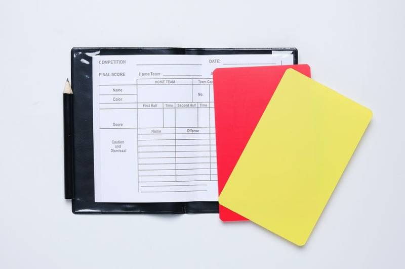 Kèo thẻ vàng thẻ đỏ thực chất là gì?