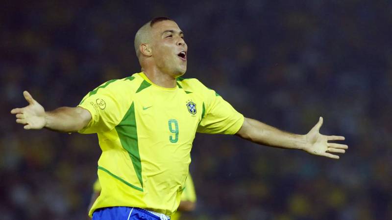 Ronaldo Nazário – Huyền thoại mở đầu thế kỷ