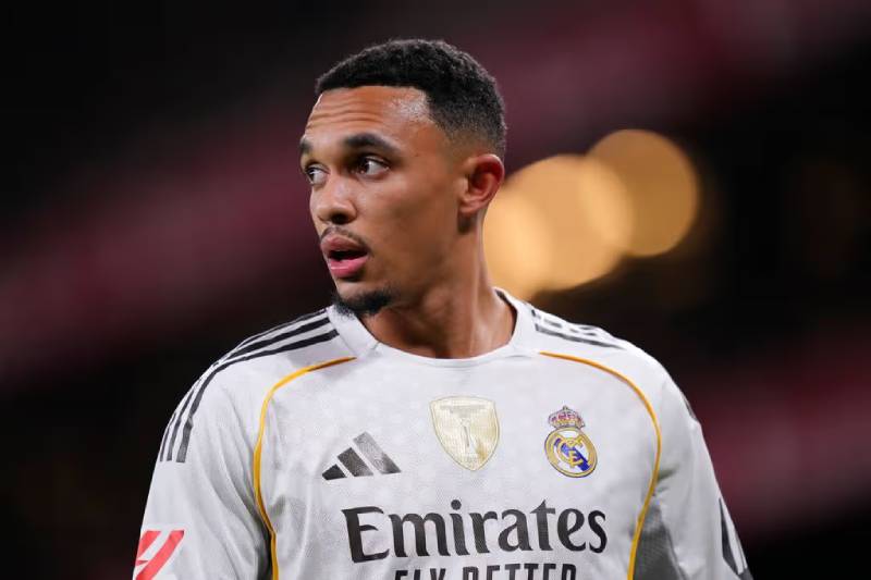 Trent Alexander-Arnold – “Nhạc trưởng” bên hành lang phải